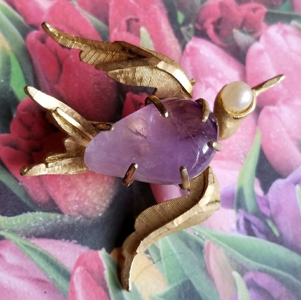Vintage bird brooch Amethyst and faux pearl gold tone pin purple jelly belly